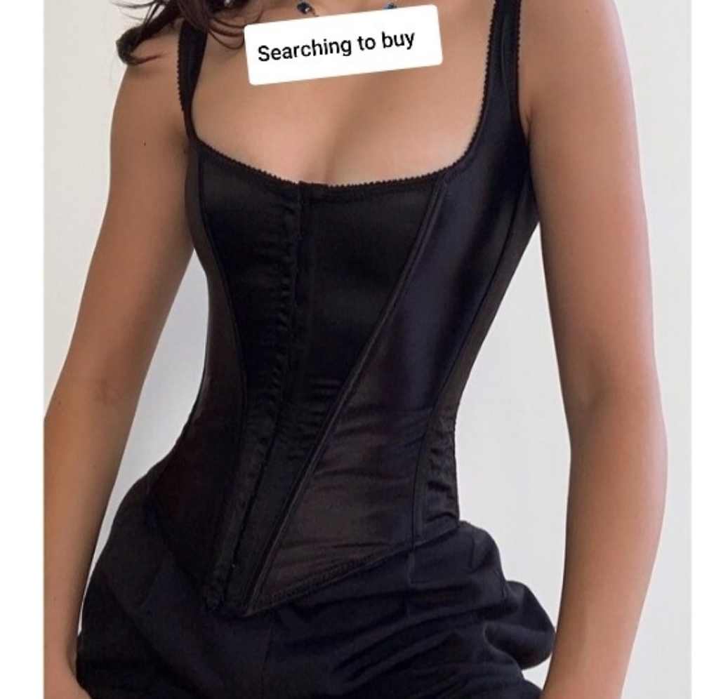 LOOKING FOR VICTORIA SECRET CORSET